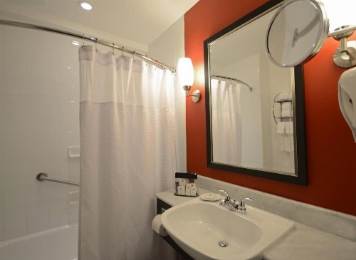 Armon Plaza Montreal Airpt, Trademark Collection by Wyndham image 13